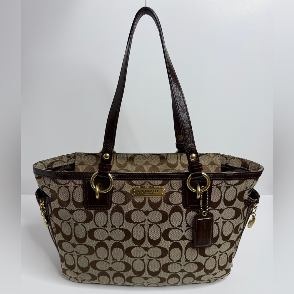SOLD! Coach Signature Jacquard Print Canvas Gallery Zip Tote